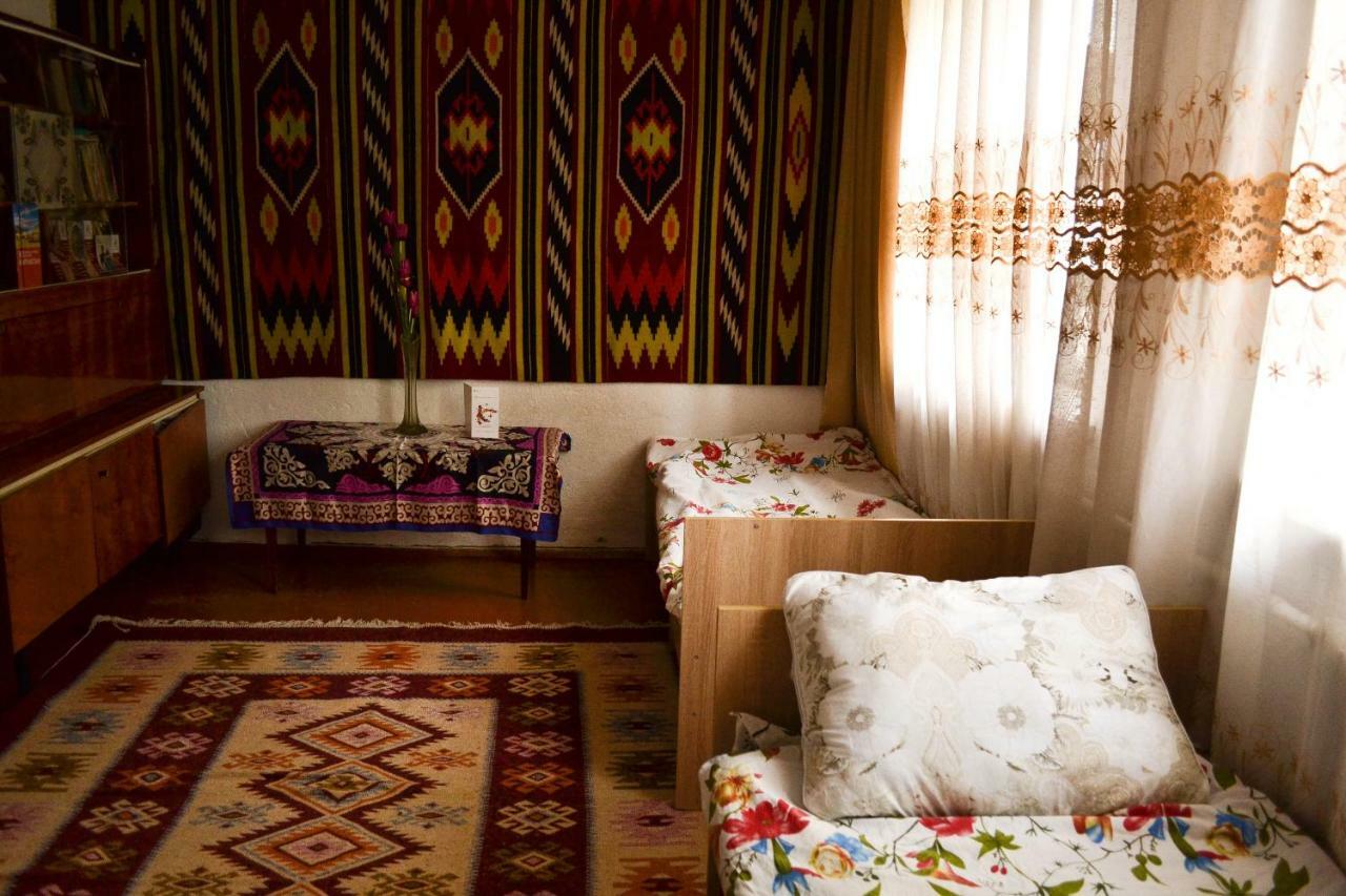 Guesthouse Bermet Tong ภายนอก รูปภาพ