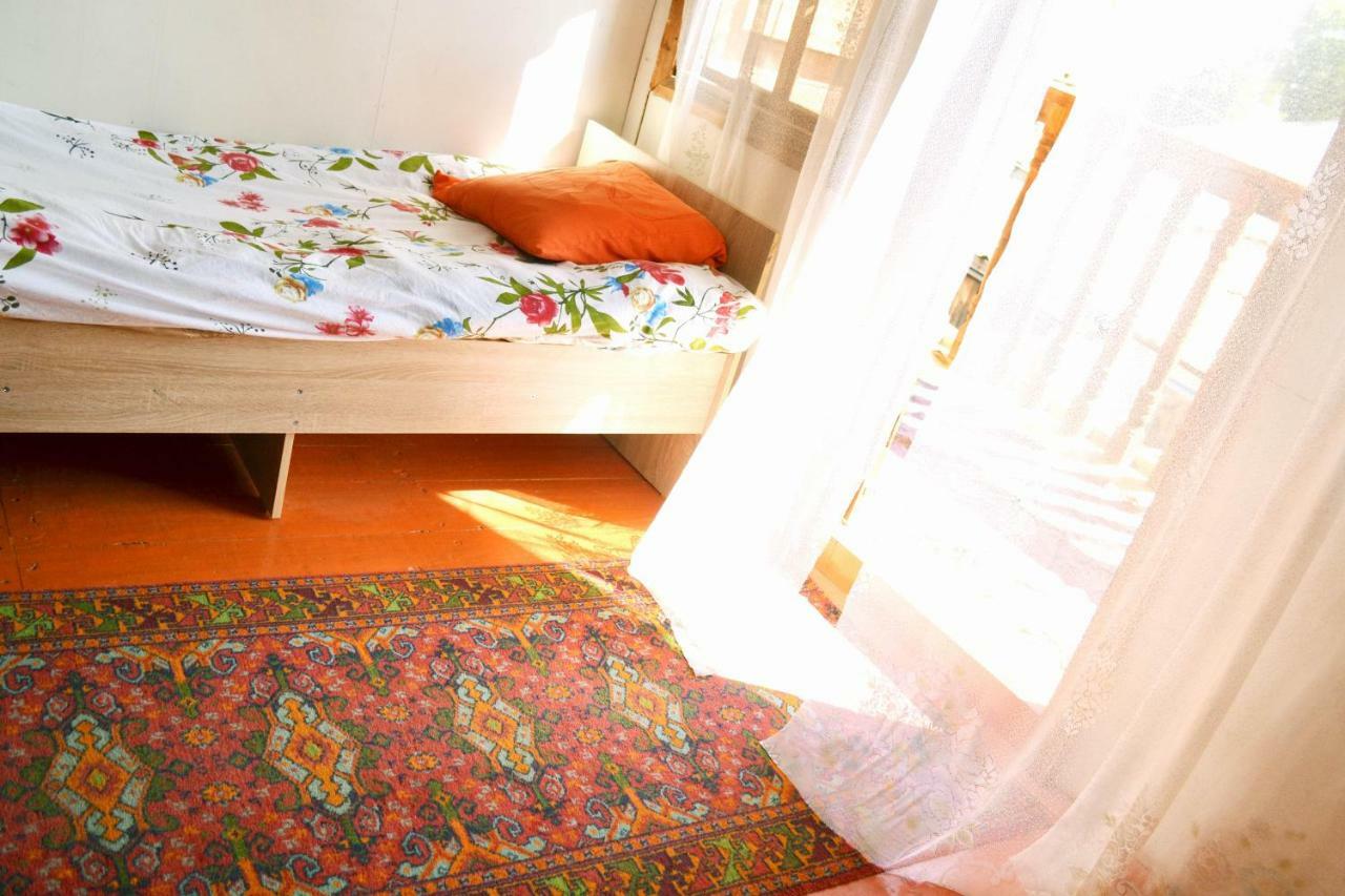 Guesthouse Bermet Tong ภายนอก รูปภาพ