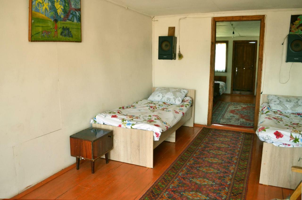 Guesthouse Bermet Tong ภายนอก รูปภาพ