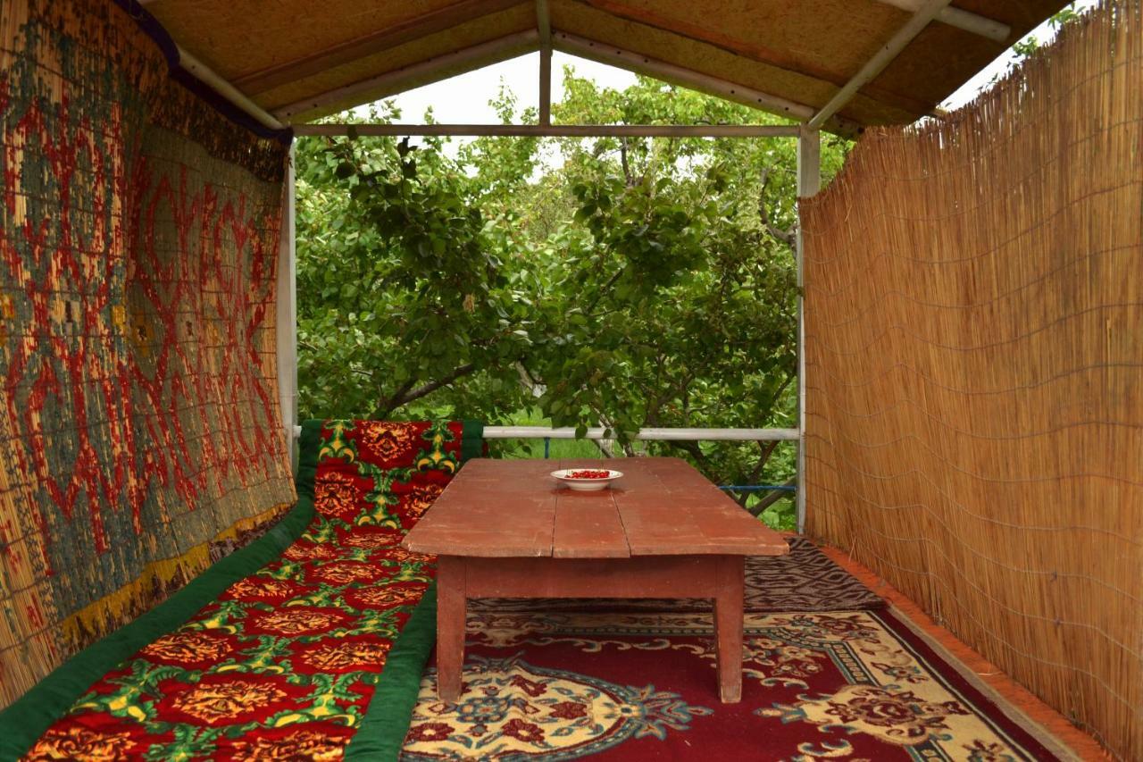 Guesthouse Bermet Tong ภายนอก รูปภาพ