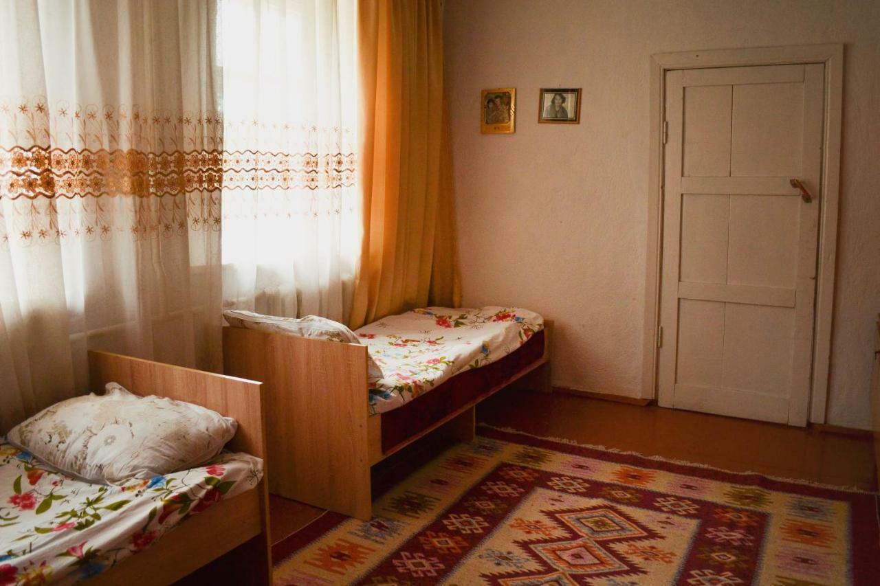 Guesthouse Bermet Tong ภายนอก รูปภาพ